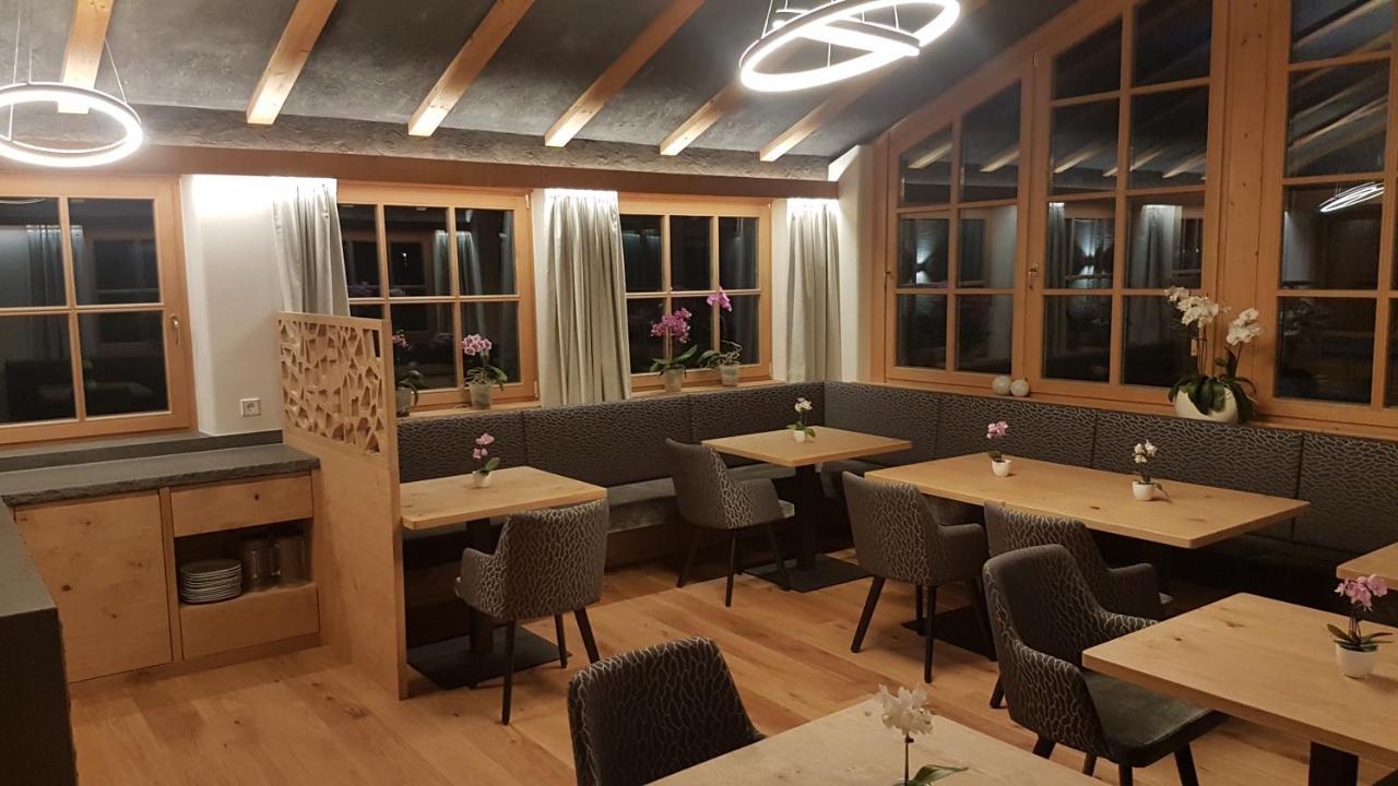 Garni Marianne Bed & Breakfast Malles Venosta Exterior photo