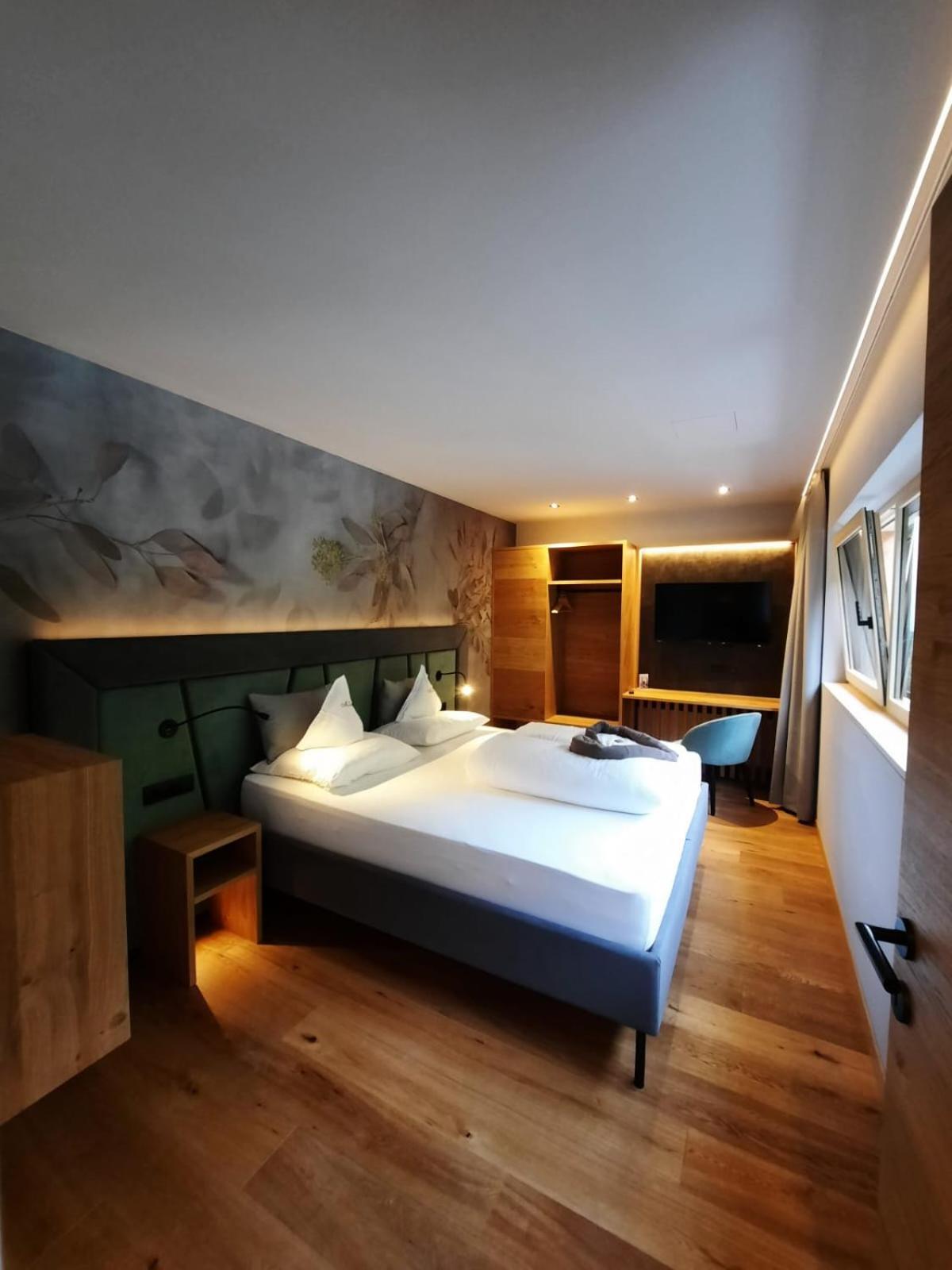 Garni Marianne Bed & Breakfast Malles Venosta Exterior photo